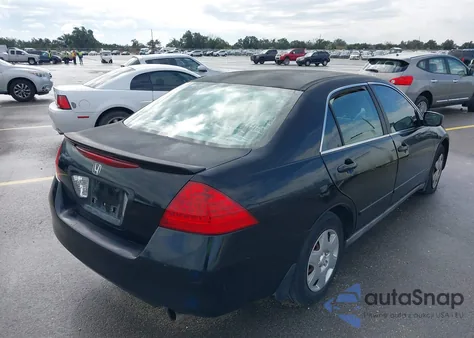 2007 Honda Accord 2.4 Lx z USA, uszkodzony, nr VIN 3HGCM56467G710441